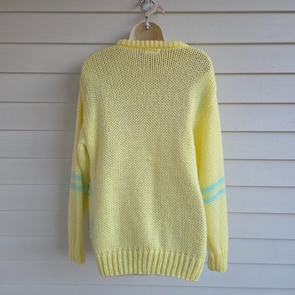 Vintage 80s/90s oversized pale yellow sweater with oversized knit - Picture 2 of 9
